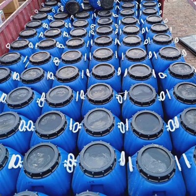 נוזל אספלט מתחלב